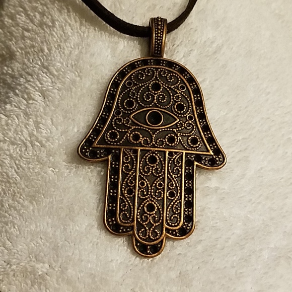 Jewelry - Hamsa Pendant Necklace NWOT